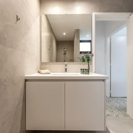 Forty Pine Trees * パノ・プラトレス