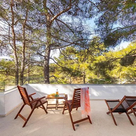 ヴィラ Forty Pine Trees パノ・プラトレス