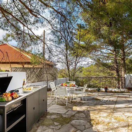 Forty Pine Trees Villa *