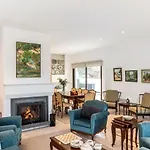Forty Pine Trees Villa *