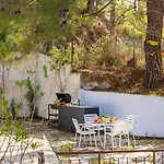 Villa Forty Pine Trees *