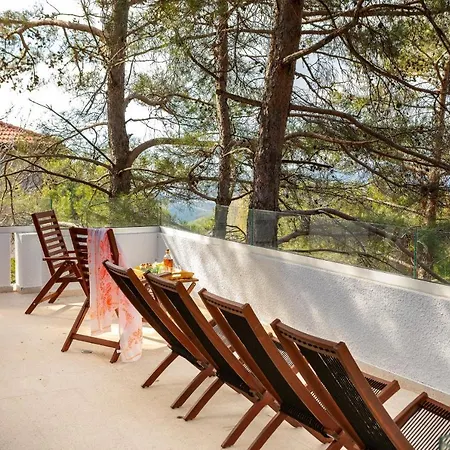 别墅 Forty Pine Trees 普拉特斯