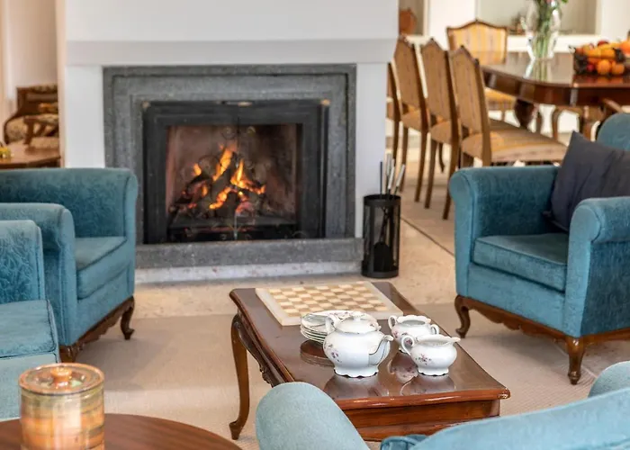 Forty Pine Trees * Platres