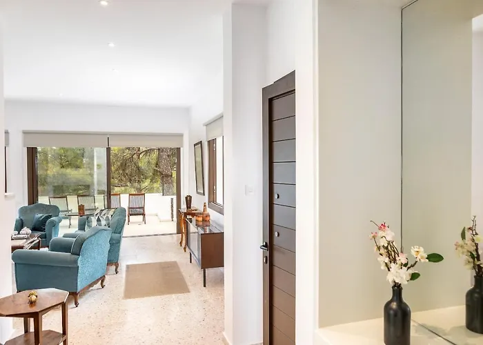 Vila Forty Pine Trees *