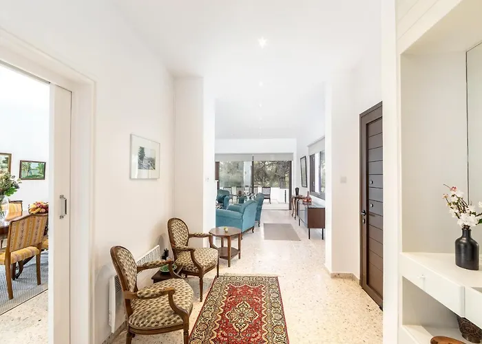 Vila Forty Pine Trees *