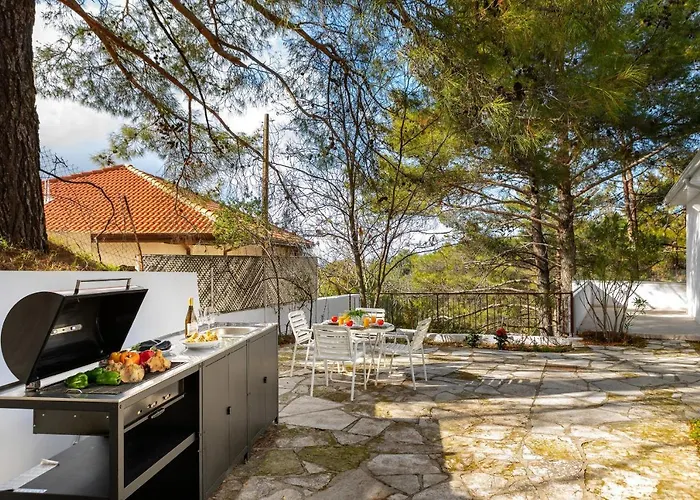 Forty Pine Trees Villa *