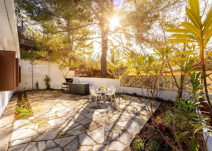 Forty Pine Trees Villa *